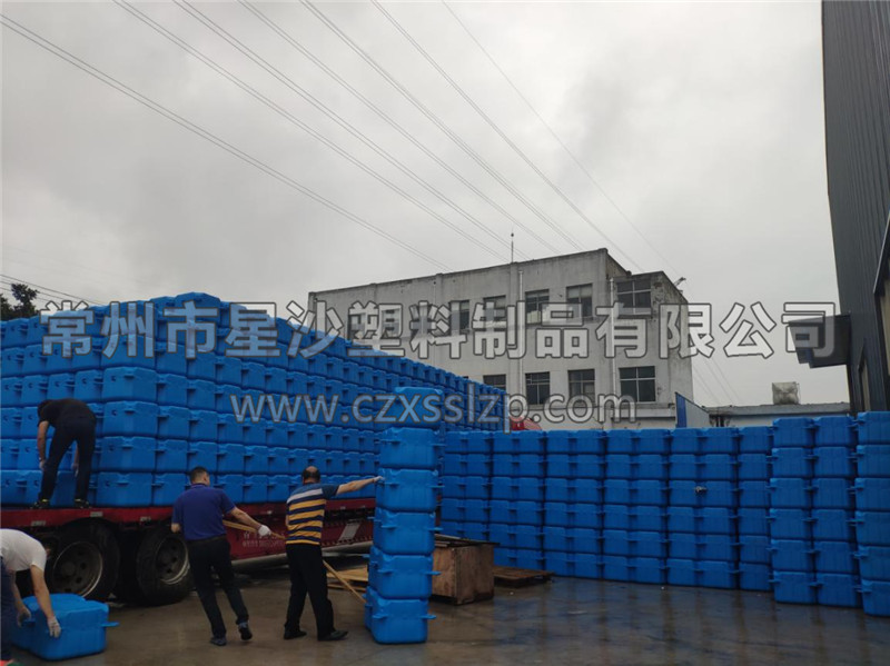450平浮筒發(fā)往山東省濱州市應(yīng)用于某水庫(kù)碼頭浮橋工程3