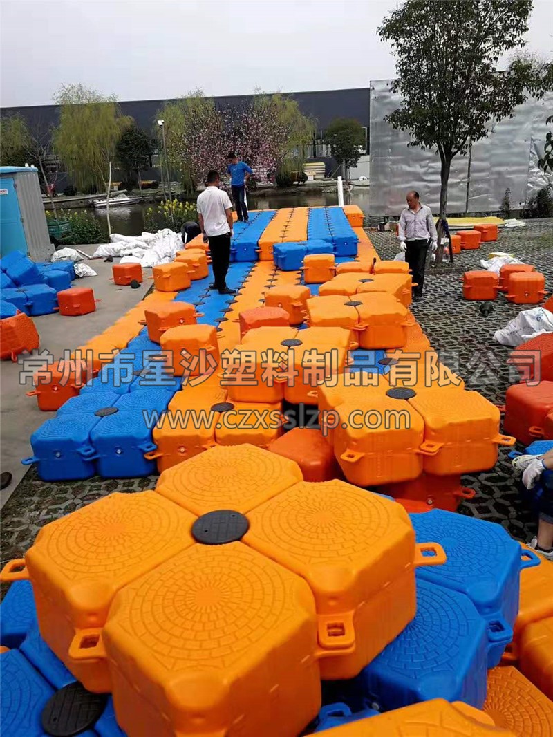 常州市星沙塑料制品有限公司客戶案例-江蘇興化浮橋2