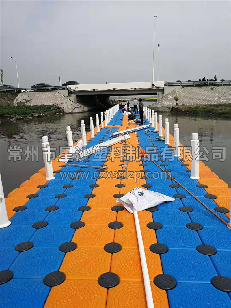 常州市星沙塑料制品有限公司客戶案例-江蘇興化浮橋3