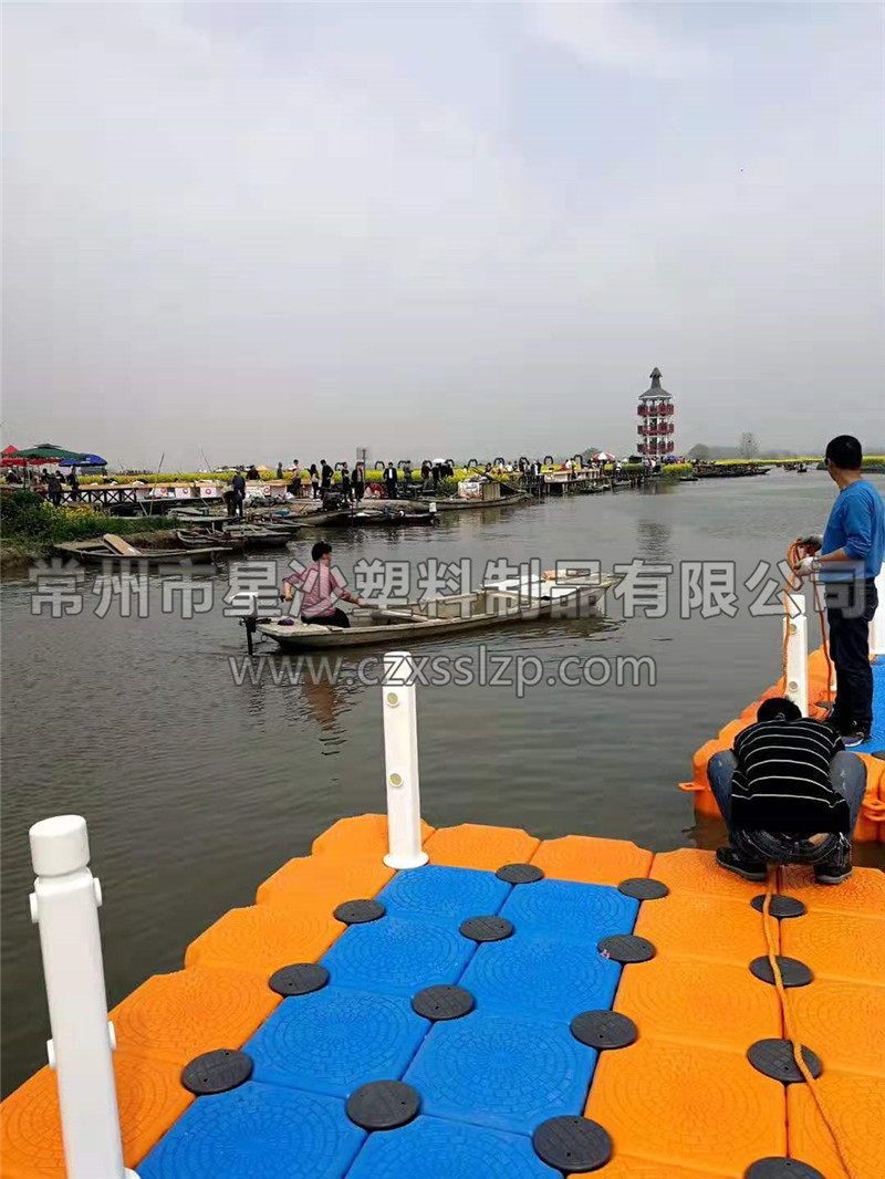 常州市星沙塑料制品有限公司客戶案例-江蘇興化浮橋5