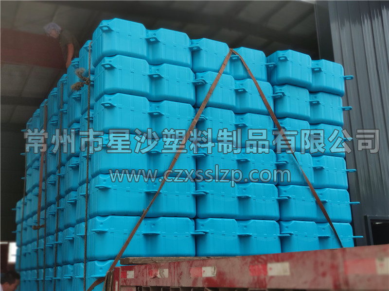 常州市星沙塑料制品有限公司-熒光綠淺藍色浮筒發(fā)往湖北12