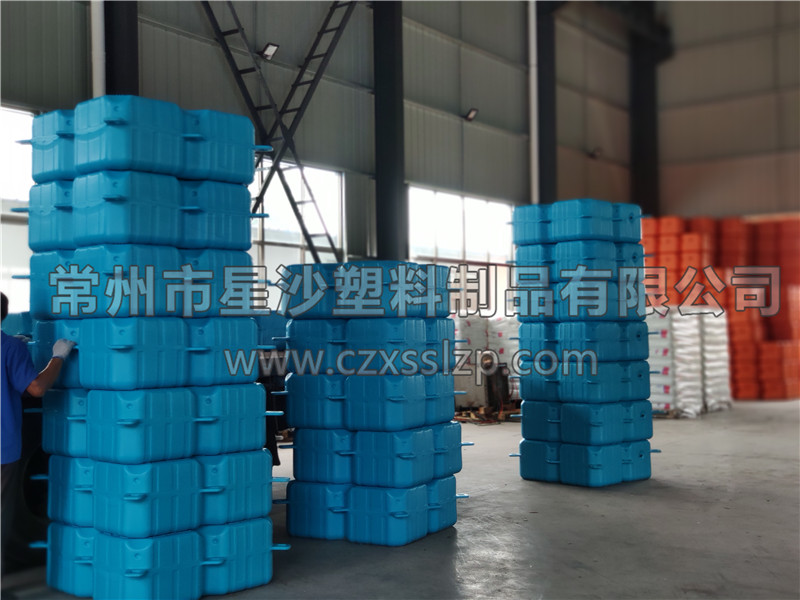常州市星沙塑料制品有限公司-熒光綠淺藍色浮筒發(fā)往湖北18